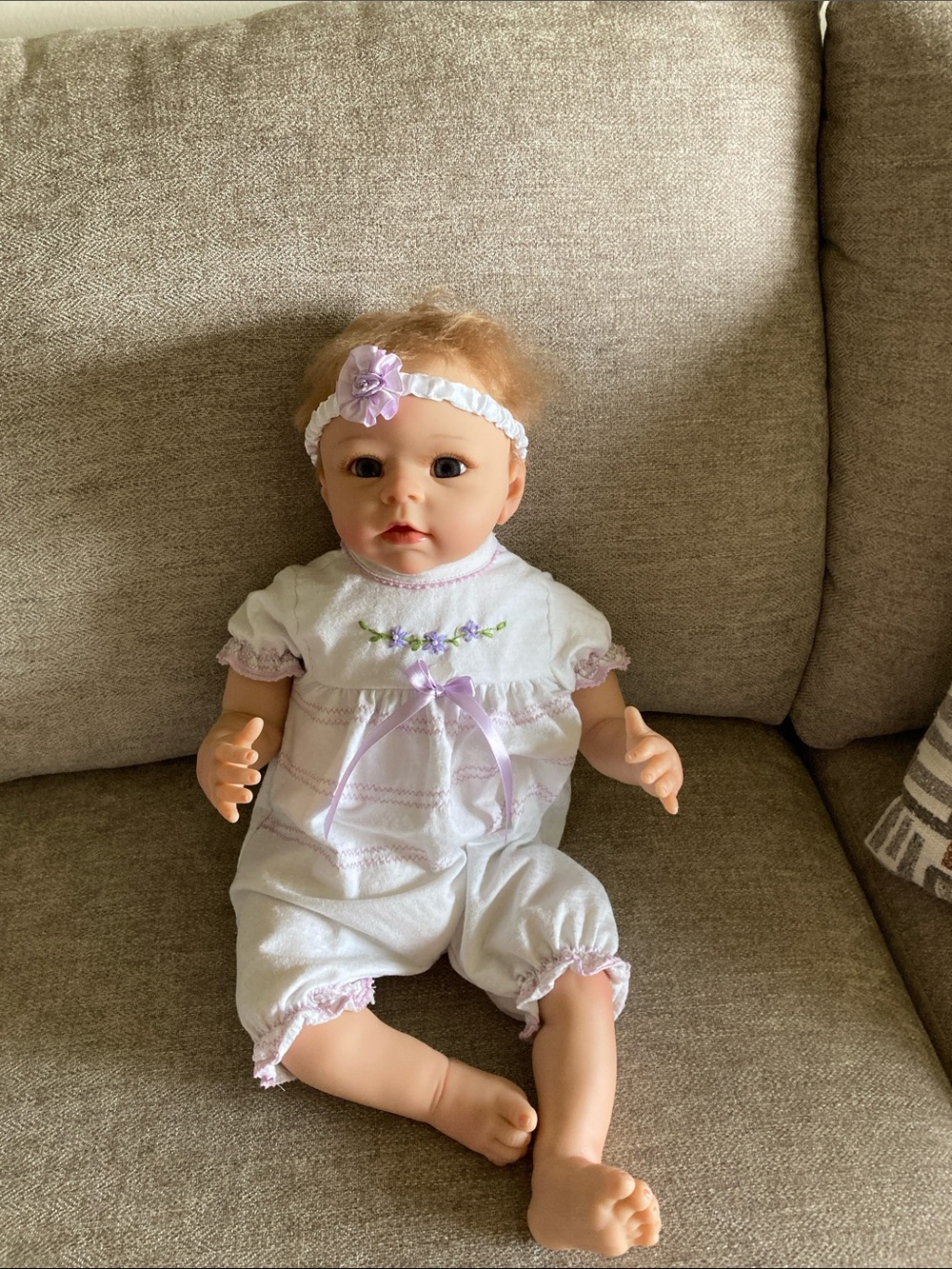 Ashton-Drake Doll Chloe Look of Love Baby Doll nwot